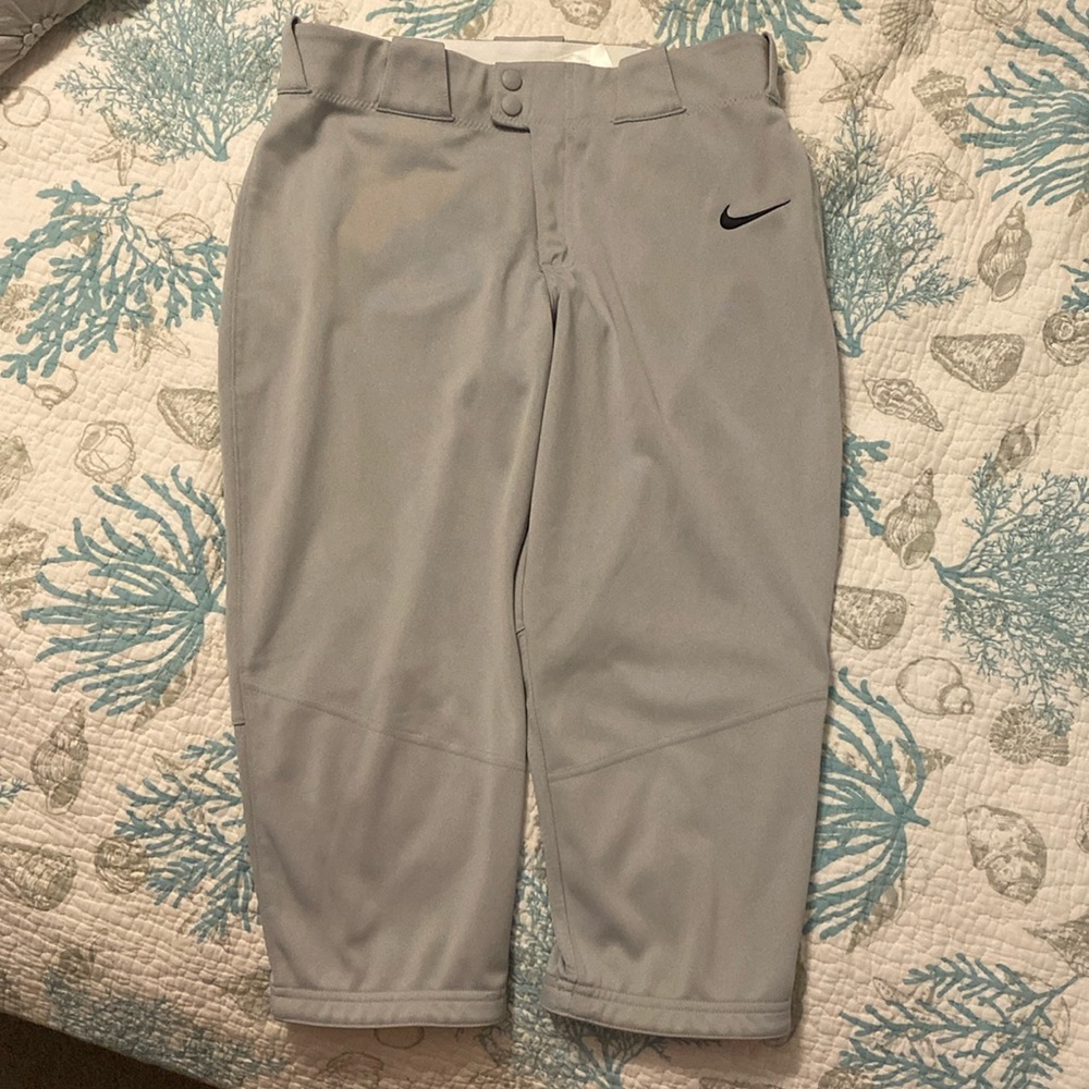 Nike Women’s medium 3/4 softball pants like new condition